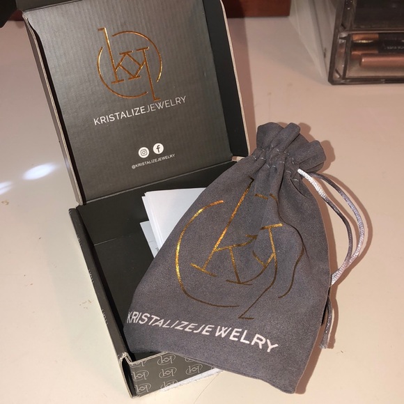 Krystalize Jewelry Eve Ring! - Picture 4 of 4